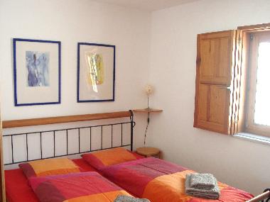 Das Schlafzimmer Doppelbett mit 2 Latexmatratzen