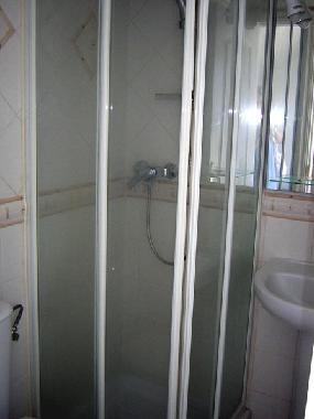 Oberes Bad mit Dusche