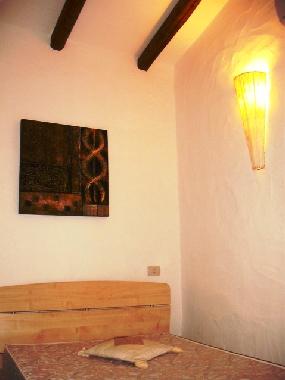 Schlafzimmer mit Doppelbett