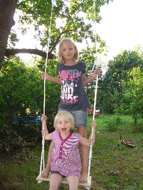 ...da k�nnen auch zwei Kinder Schaukeln