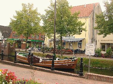 Fugngerzone mit alten Museumsschiffen