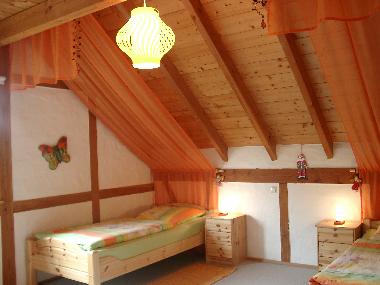 2-Bett-Zimmer Schmetterling im OG, 3. Bett zustellbar (19 qm)