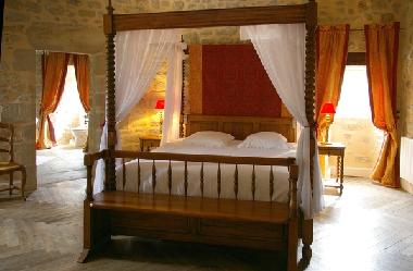 Schloss / Burg in Versols et Lapeyre (Aveyron) oder Ferienwohnung oder Ferienhaus