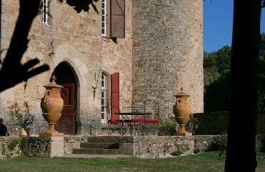 Schloss / Burg in Versols et Lapeyre (Aveyron) oder Ferienwohnung oder Ferienhaus