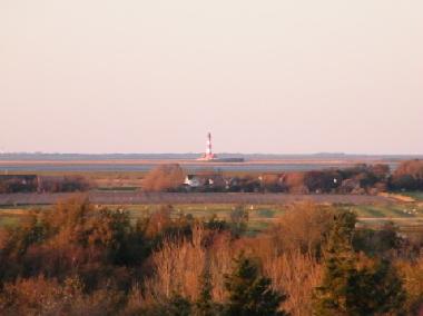 Tele-Blick aus dem Schlafzimmer zum Westerhever Leuchtturm