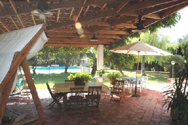 Veranda mit Blick auf den Graten und Pool