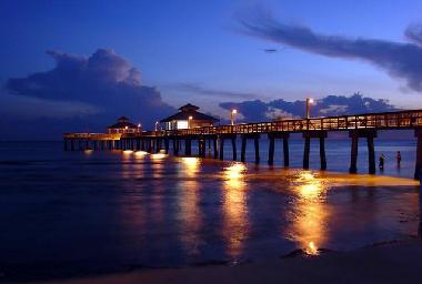 Das Pier in Fort Myers Beach in Abendstimmung