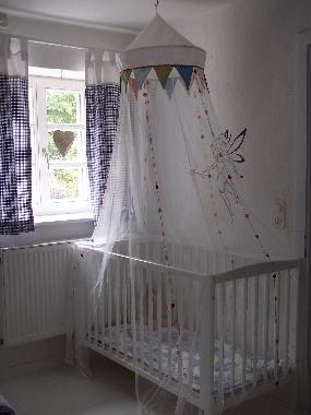  So schlafen Ihre "Kleinsten" Das Kinderbett kann bis ca. dreieinhalb Jahren benutzt werden.