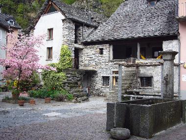 Casa AnnaMaria auf Piazza mit Dorfbrunnen