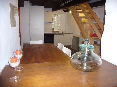 neue K�che sehr gut eingerichtet mit Eichentisch f�r 8 Personen