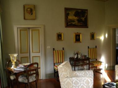 Schloss / Burg in Campello sul Clitunno (Perugia) oder Ferienwohnung oder Ferienhaus