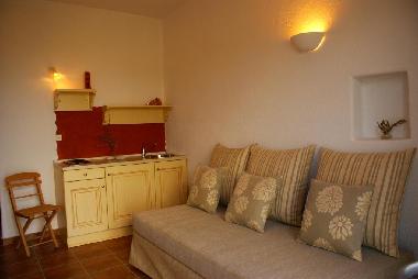 Kochnische & Wohn- und Schlafzimmer