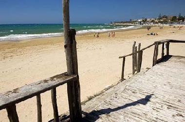 Sandstrand - in 100 m Entfernung