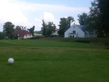 Blick vom Golfplatz 1.Abschlag (Schloss-Course) auf die Wohnung