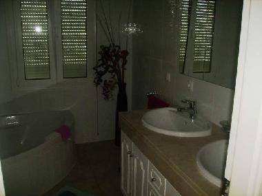 Bad mit Badewanne