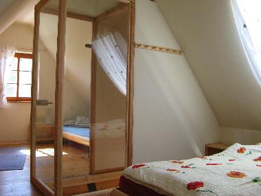abgeschlossener Schlafbereich im Dachgescho