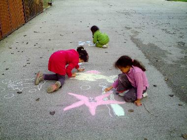 Junge K�nstler am Werk