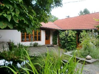 der innenhof mit der ferienwohnung