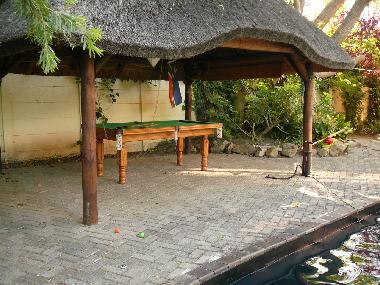 Grillh�tte die auch gerne f�r den Pooltisch genutzt wird