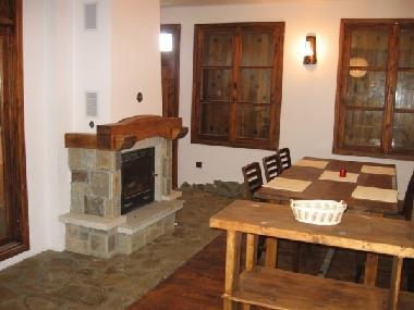 Das Esszimmer mit Kamin f�r gem�tliche Abende