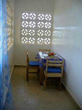 Platz f�r ein 3. Bett, essen auf der �berdachten Terrasse!