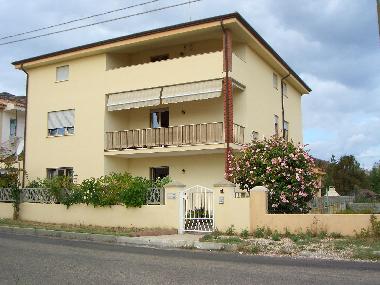 EG-Wohnung und 2. OG zu Vermieten - gerne sende ich mehr Bilder per email zu     Die Kartendarstellu