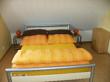 Doppelbett hinteres Zimmer oben