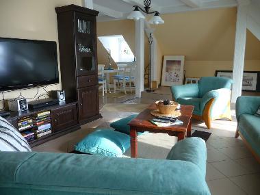 Wohnzimmer mit Blick zum Esszimmer