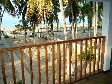 Balkon mit Blick zum Strand