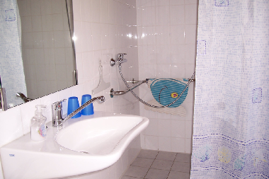 Gro�es Bad - rollstuhlgerecht