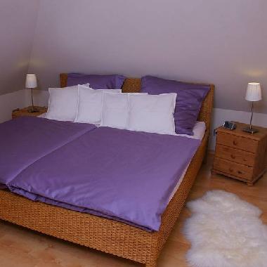 1. Schlafzimmer 1,80 Bett