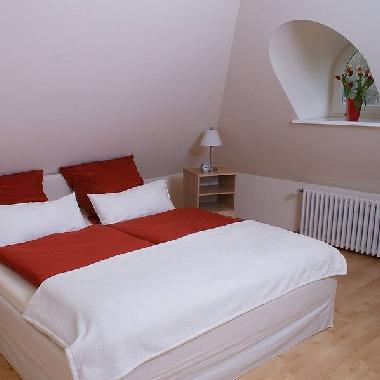 2. Schlafzimmer 1,80 Bett