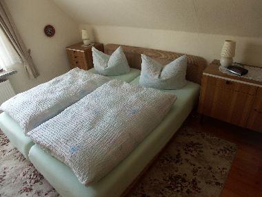 Schlafzimmer - Ehebett