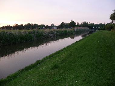 Gracht hinter dem Haus