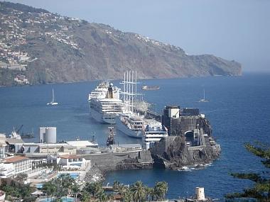 Pension in Funchal (Madeira) oder Ferienwohnung oder Ferienhaus