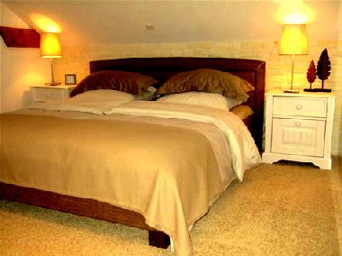 Wohnung 2 - Schlafzimmer