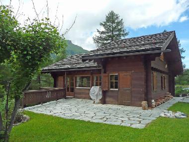 Die Terrasse vom Wohn- und Kinderzimmer aus zu erreichen