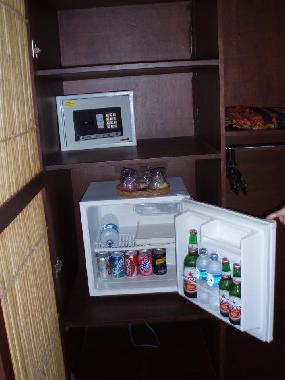 Safe und Mini- Bar