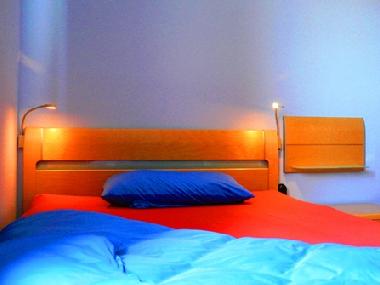 Einzelzimmer Wasserbett, mit direkter und indirekter Beleuchtung