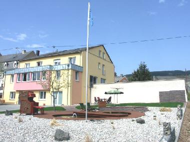 Gartenanlage mit Teich