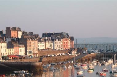 Pension in DOUARNENEZ (Finist�re) oder Ferienwohnung oder Ferienhaus