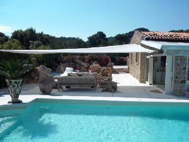 Pool mit �berdachter Veranda