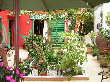 Vordere Terrasse und Patio vom Apartment