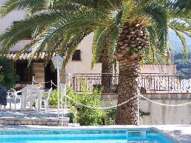 Ferienhaus in CABRIS (Alpes-Maritimes) oder Ferienwohnung oder Ferienhaus