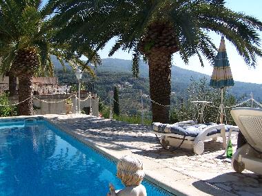 Ferienhaus in CABRIS (Alpes-Maritimes) oder Ferienwohnung oder Ferienhaus