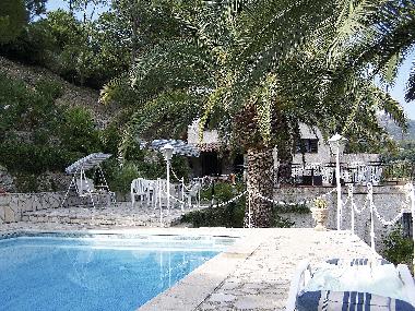 Ferienhaus in CABRIS (Alpes-Maritimes) oder Ferienwohnung oder Ferienhaus