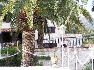 Ferienhaus in CABRIS (Alpes-Maritimes) oder Ferienwohnung oder Ferienhaus