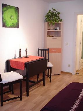 Essecke mit Schrank fr Glser