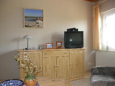 Typ 2 bis 4 Pers. (Aufbettung auf Anfrage m�glich), Wohnzimmer mit integrierter K�che + Essecke