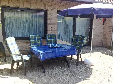 Terrasse, 6 Sthle mit Auflagen,Tisch und Sonnenschrim